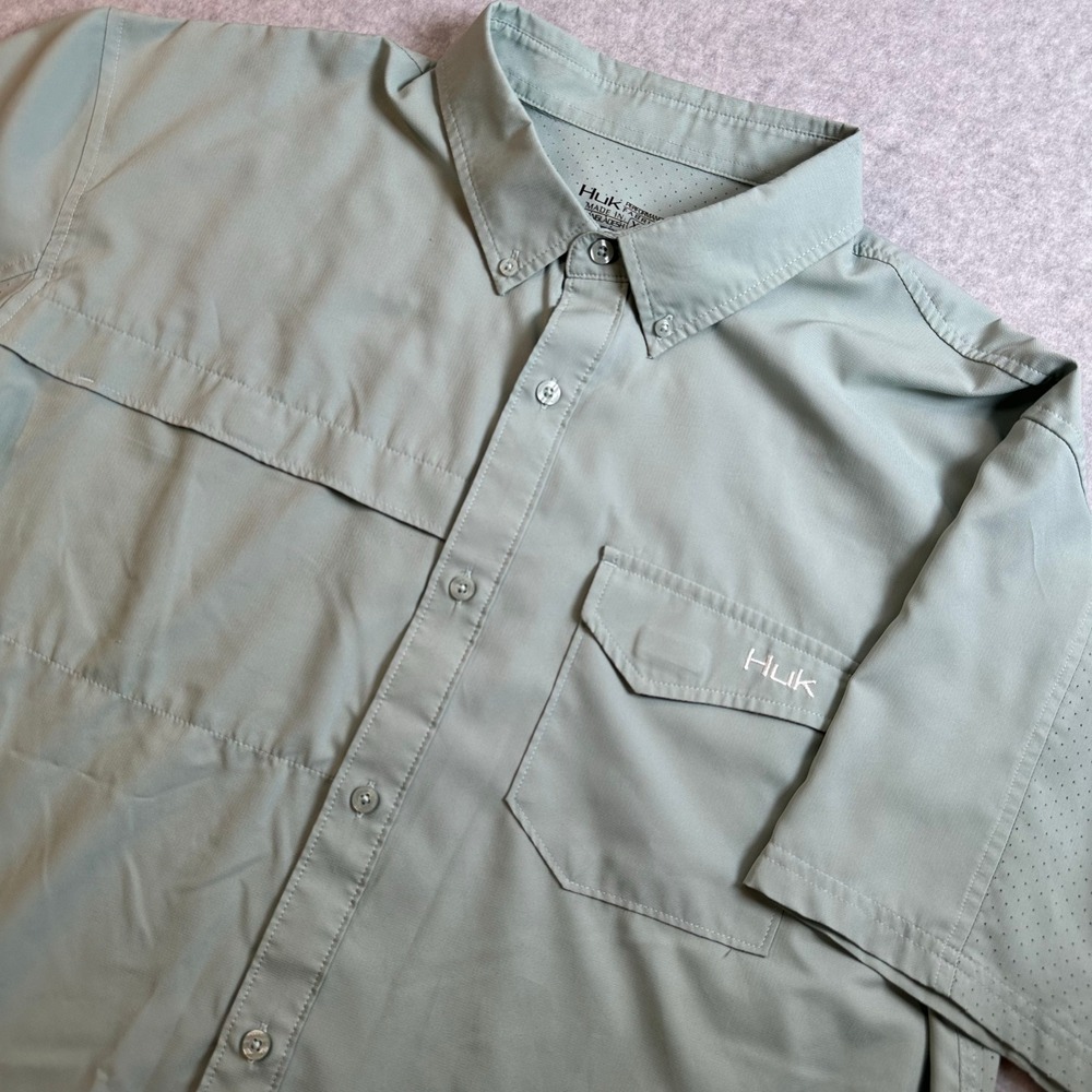 Huk Mens XL Short Sleeve Fishing Shirt Sage Green Performance Button Down PFG